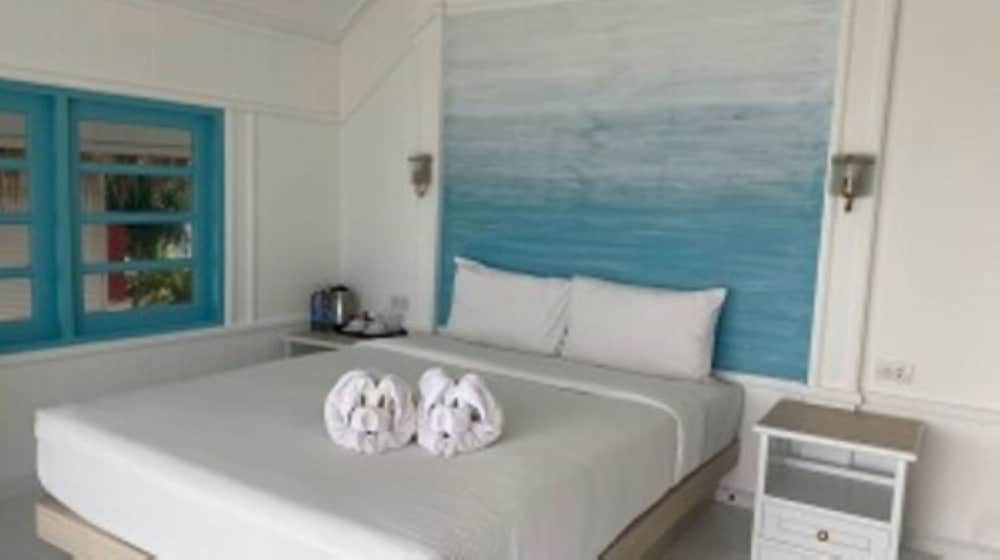 Sand Sea Beach Resort