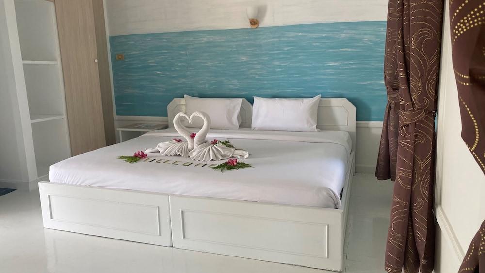 Sand Sea Beach Resort