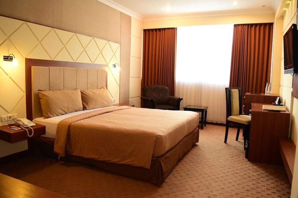 Singgasana Hotel Makassar