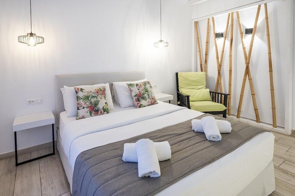 Smy Mediterranean White Santorini