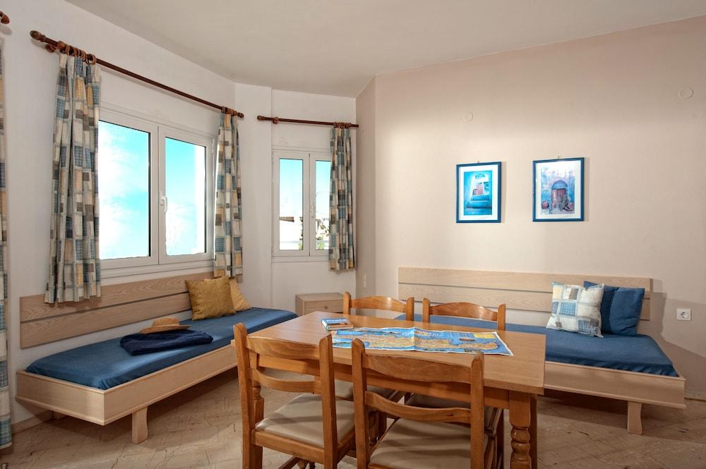 Melissa Apartments, Studios & Suites