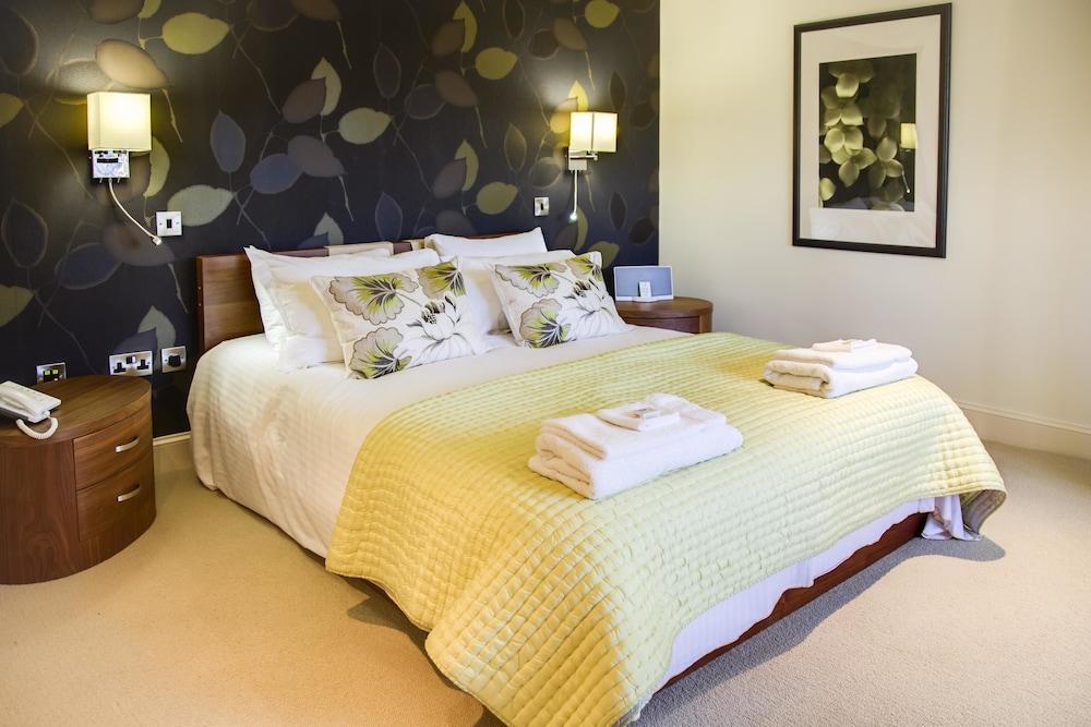 Clarendon Luxury Apartments