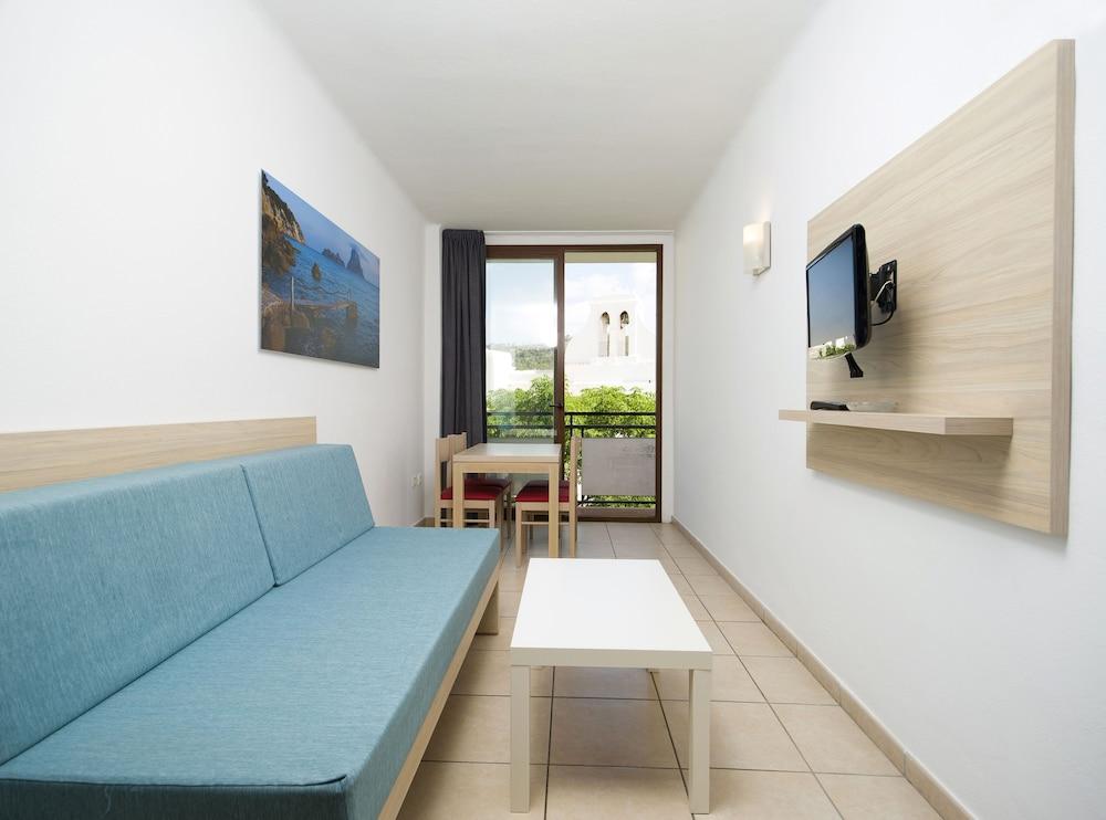 Apartamentos Tramuntana