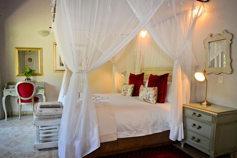 Khaya Ndlovu Safari Manor