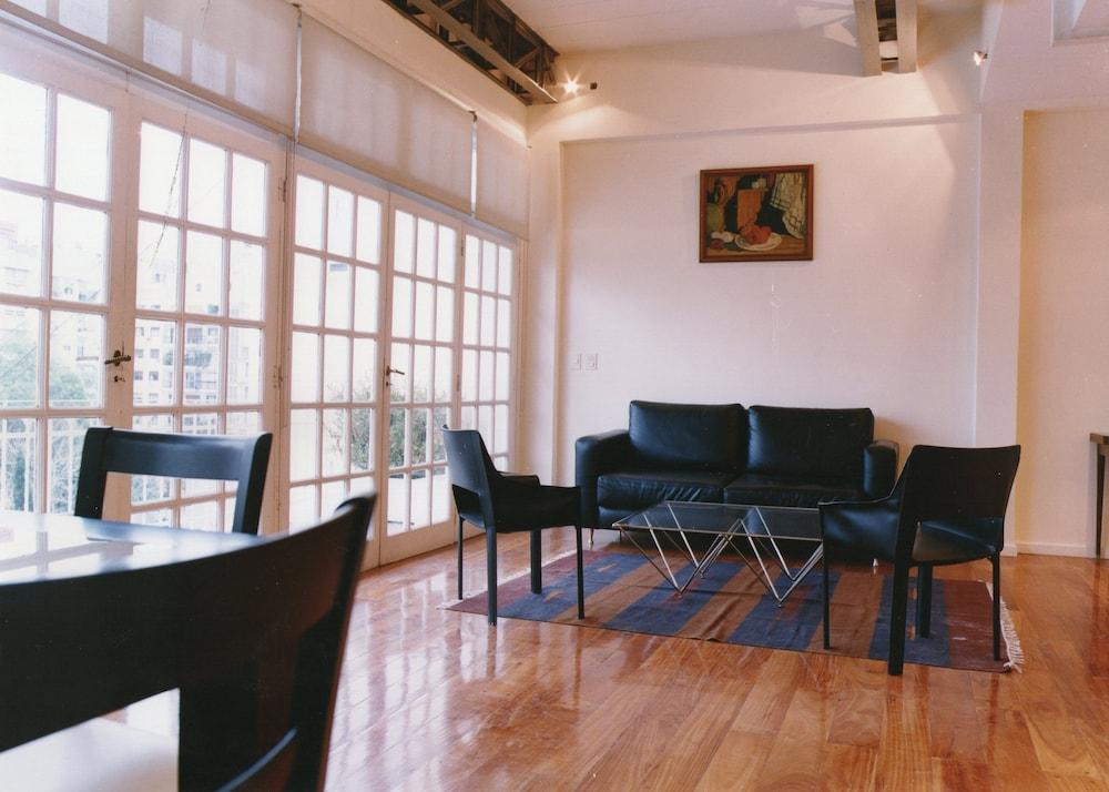 Leonardo Da Vinci Residence