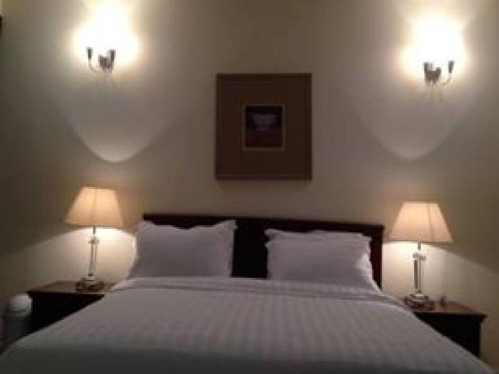 Sea Scene Hotel Apartments