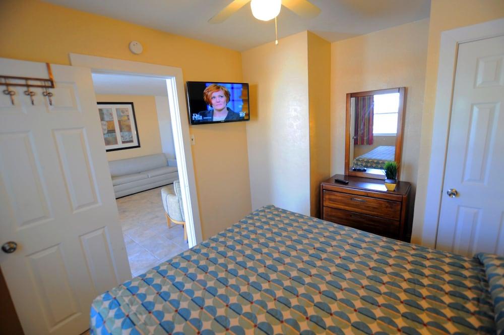 Nantucket Inn & Suites