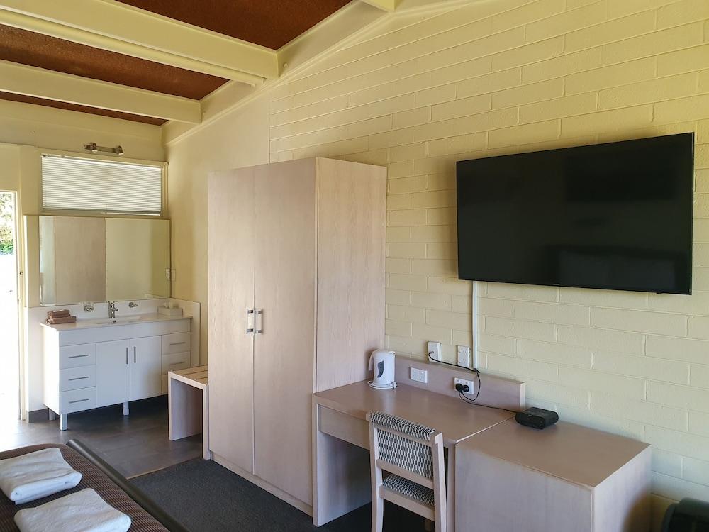 Lake Jindabyne Hotel