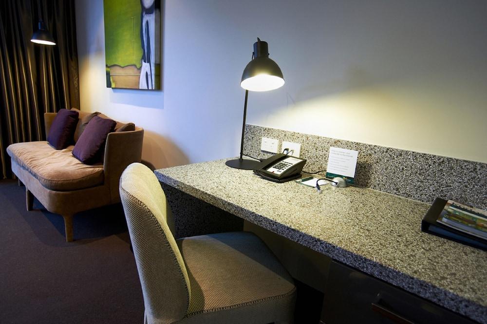 MainStay Suites Hawthorn