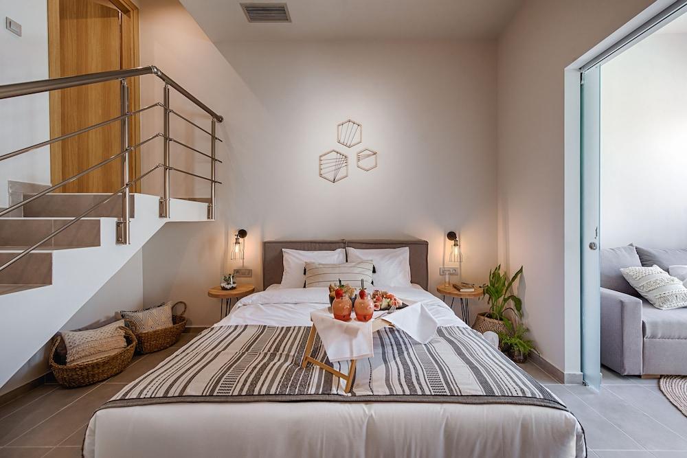 Villa Di Mare Seaside Suites