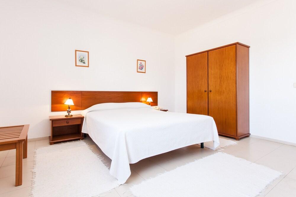 Don Tenorio Aparthotel