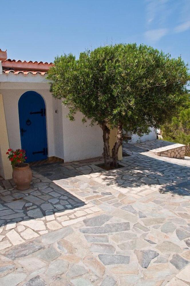 Lassion Golden Bay by Checkin