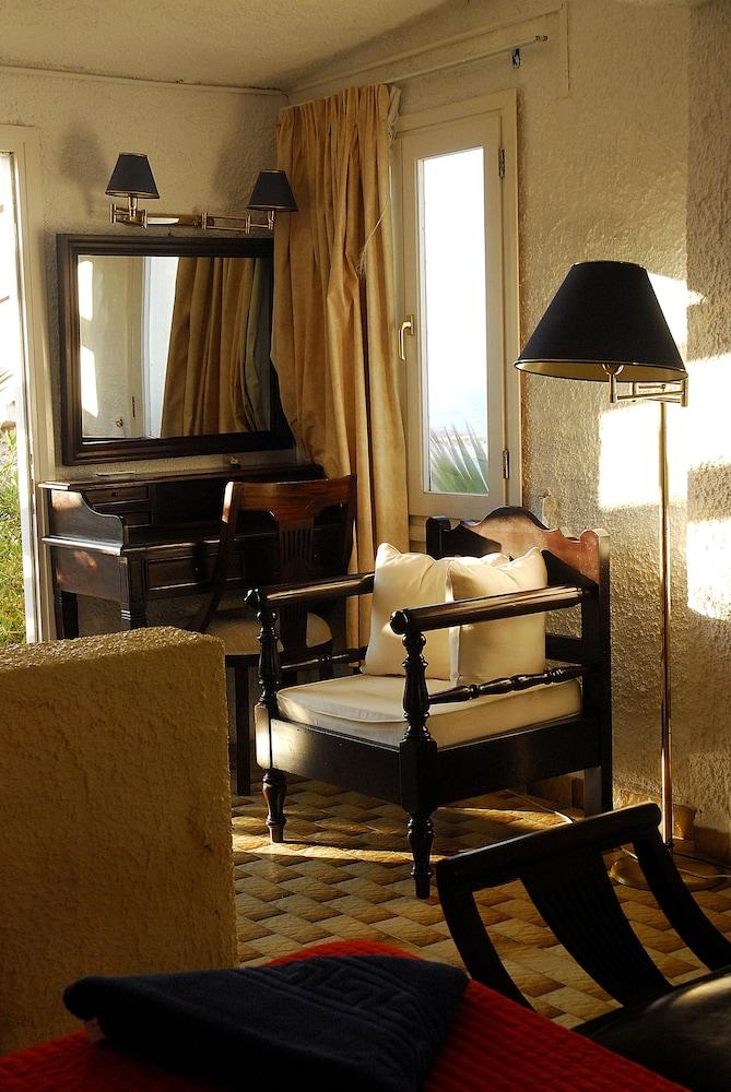 Lassion Golden Bay by Checkin