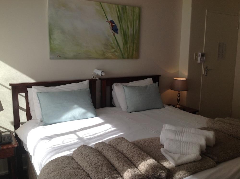 Crane's Nest Guest House at 212