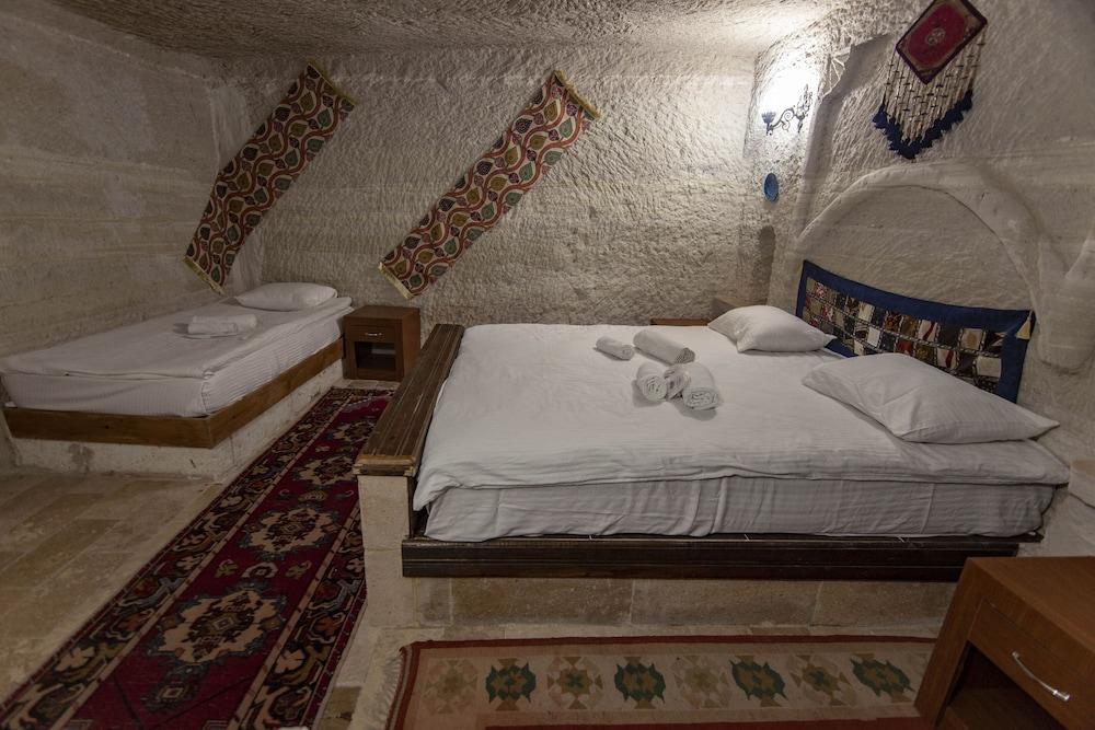 Seven Rock Cave Hotel