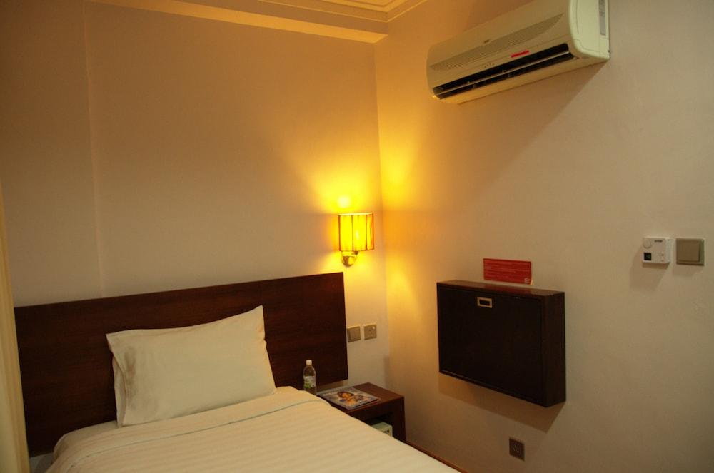 Tune Hotel - Waterfront Kuching