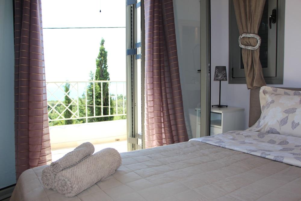Porto Heli Villas & Studios
