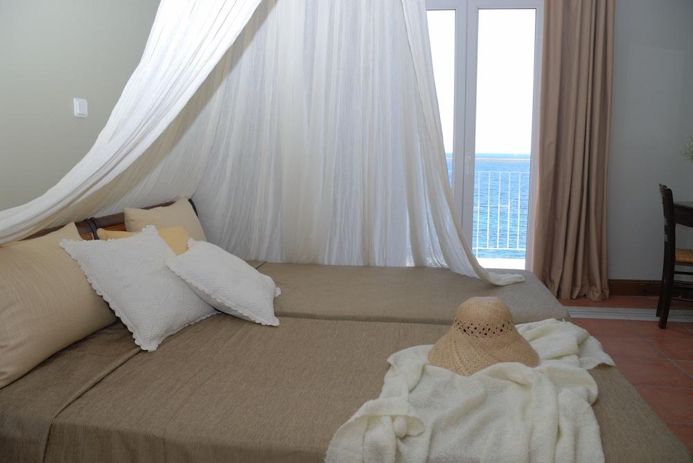 Golden View Beach Hotel