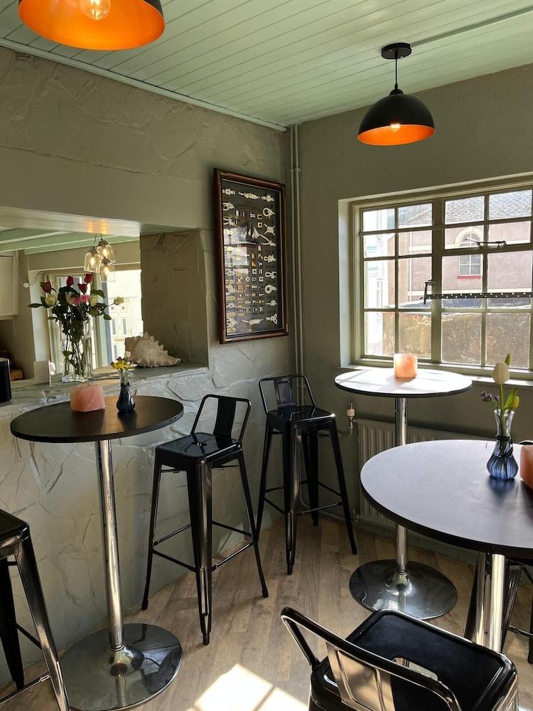 Smugglers Haunt Hotel