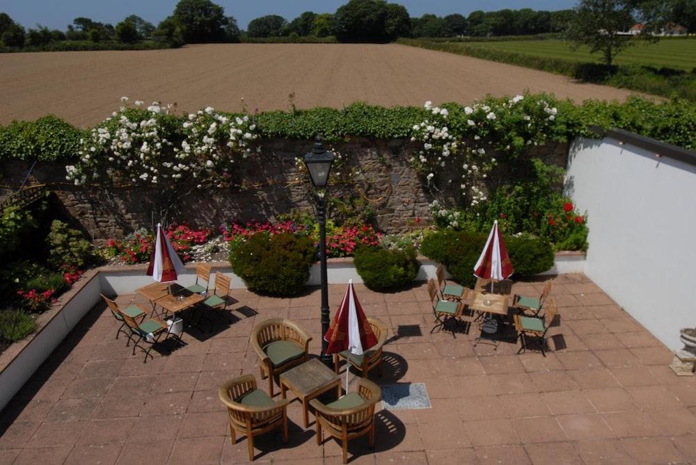 Oaklands Lodge Hotel