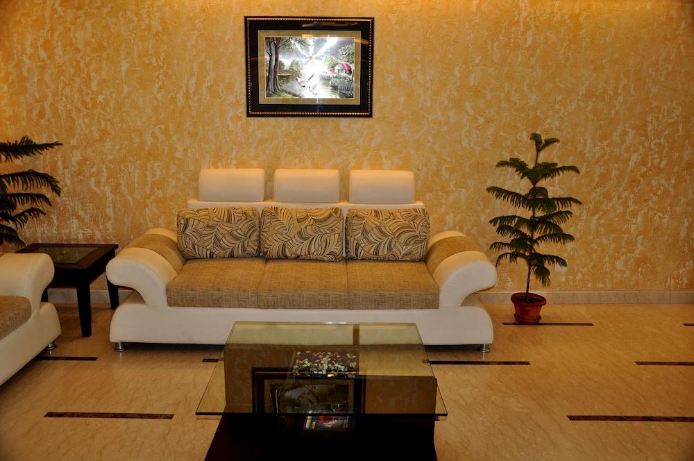 Hotel Divine Paradise