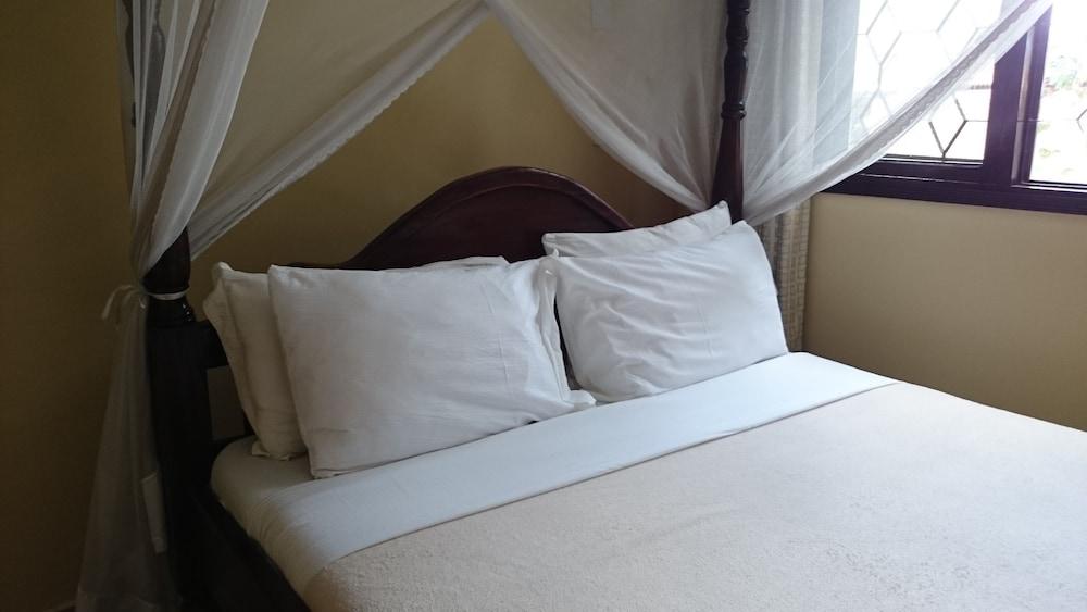 Transit Airport Bed & Breakfast