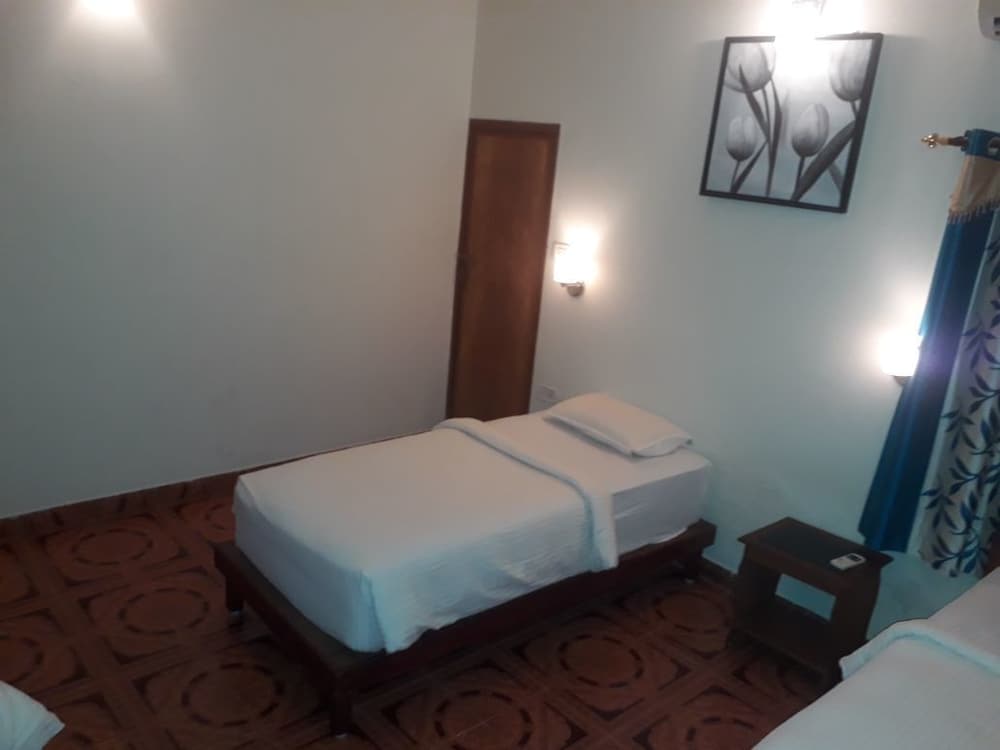 Deshadan Cliff and Beach Resort