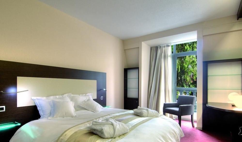 LE H - Hôtel & Restaurant