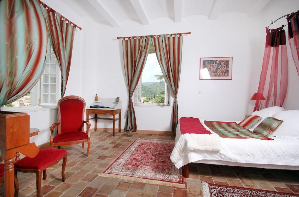 VILLA AIMEE LUXURY APARTMENTS WITH HEATED POOL