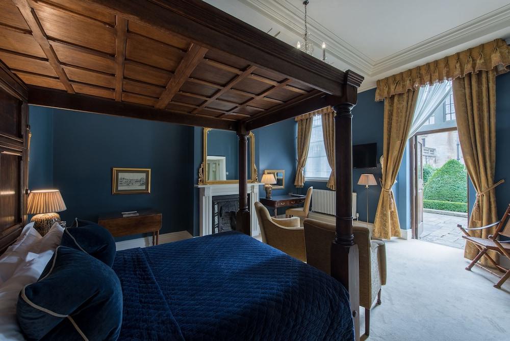 Rushton Hall Hotel & SPA