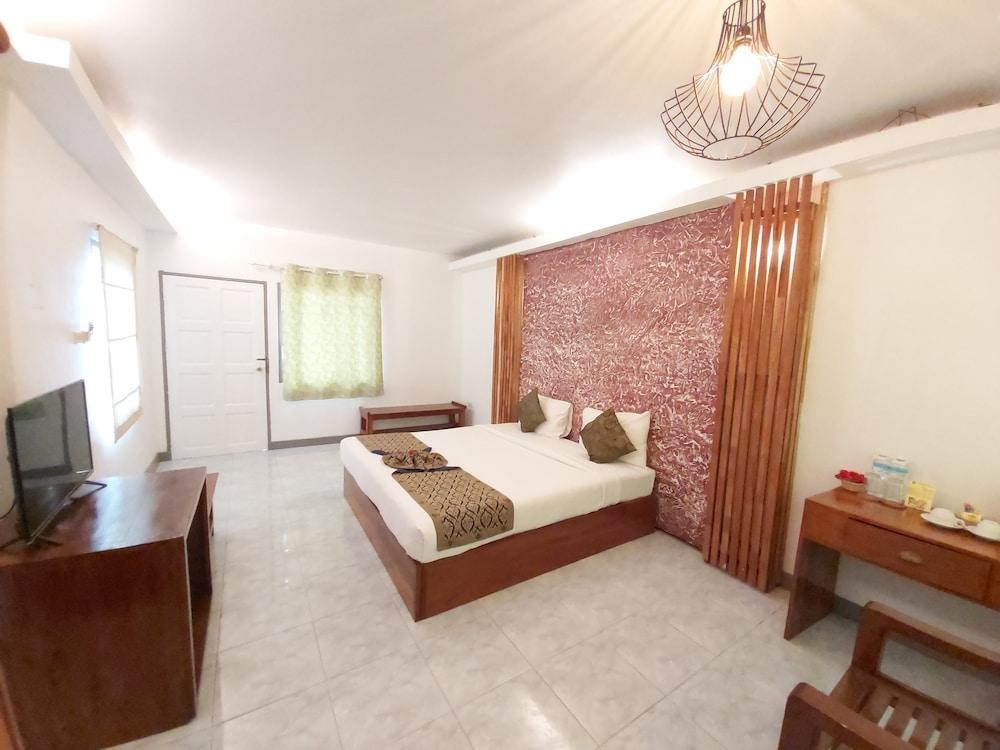 B2@ Samui Beach Resort