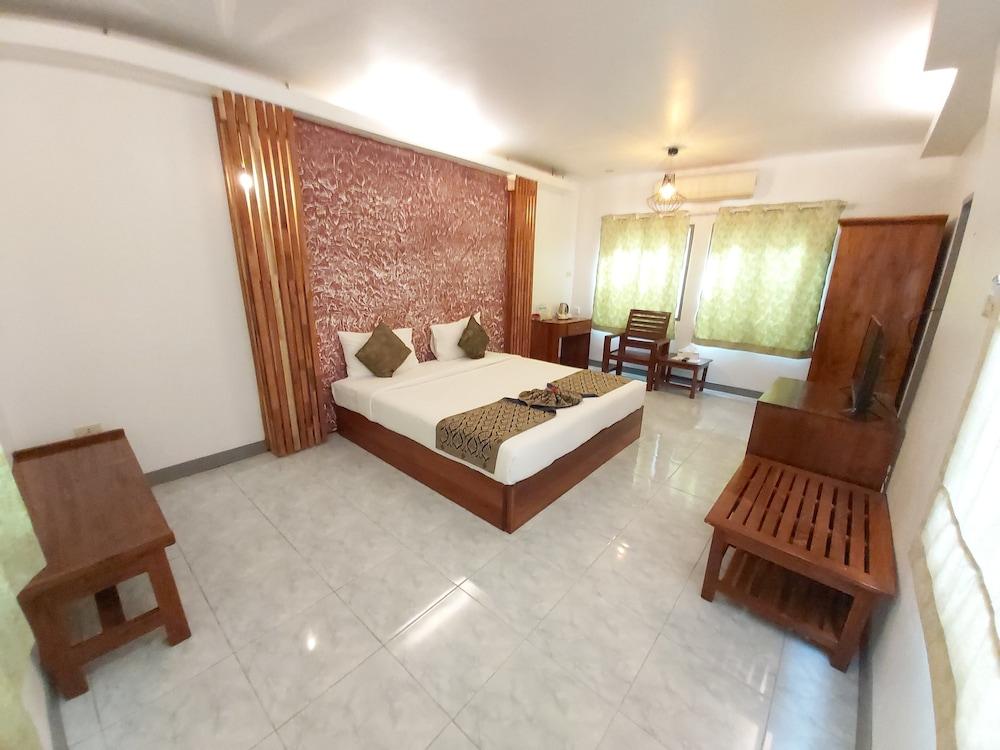 B2@ Samui Beach Resort