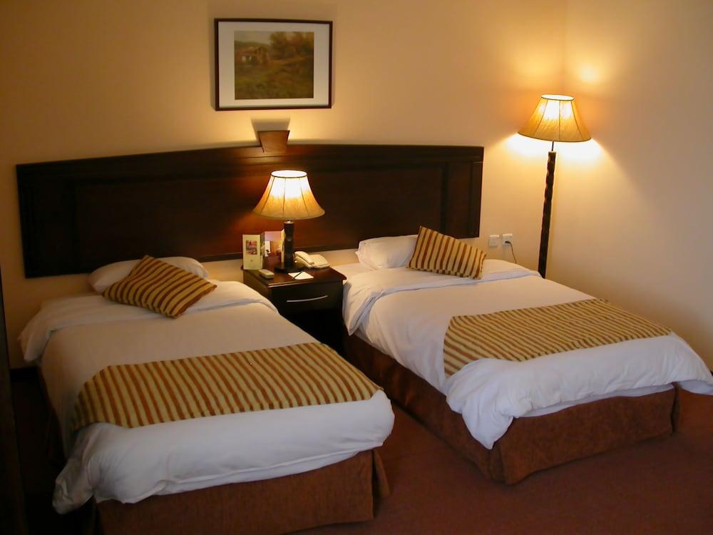 Al-Fanar Palace Hotel