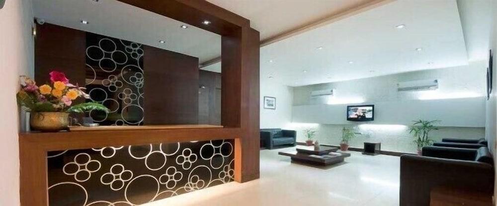 Hotel Sarthak Palace