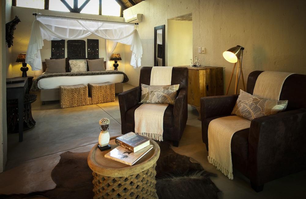 Pondoro Game Lodge  - Open to Kruger Park