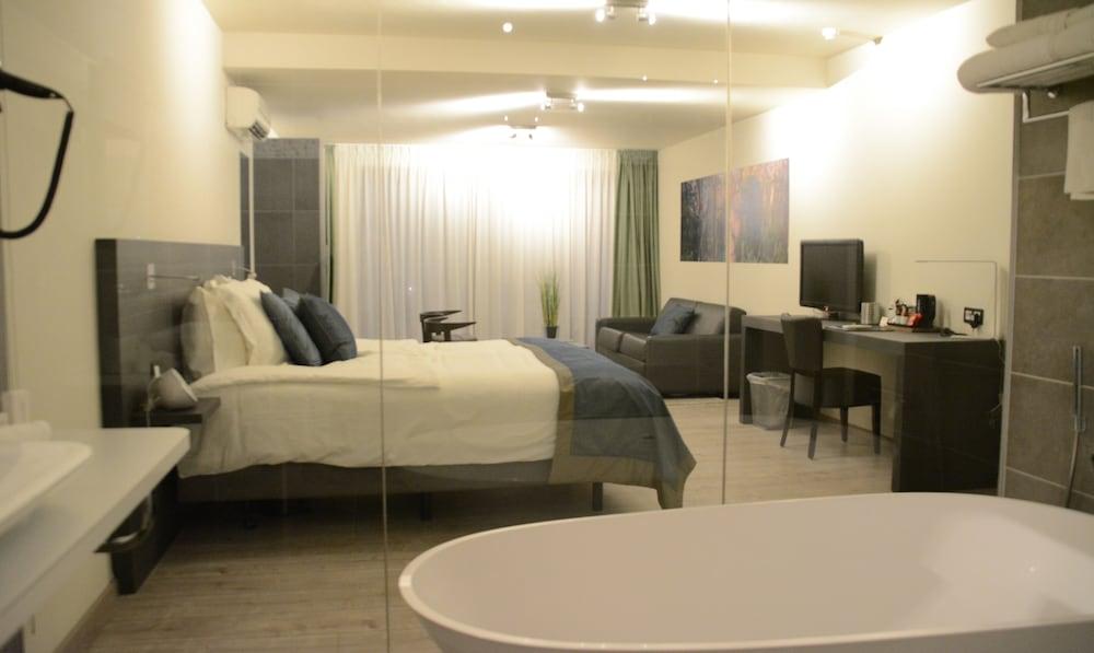 Abalona Hotel & Apartments