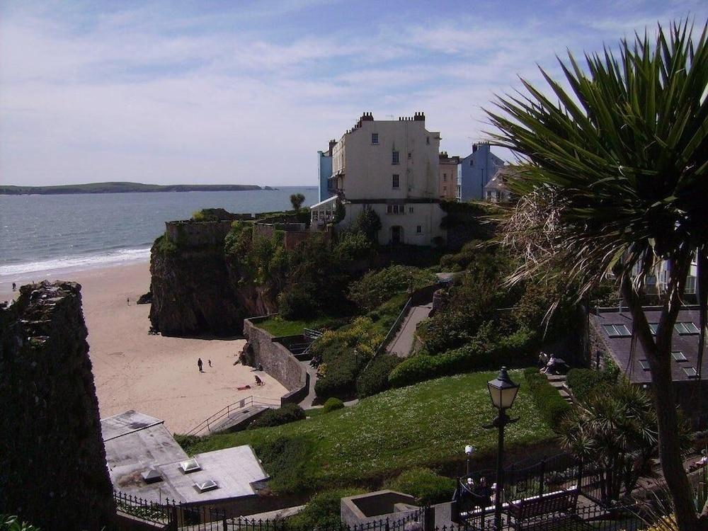 Langdon Villa Guest House