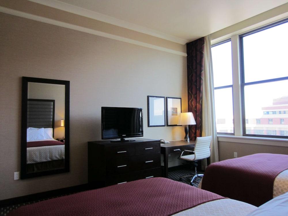 Embassy Suites by Hilton St. Louis Downtown