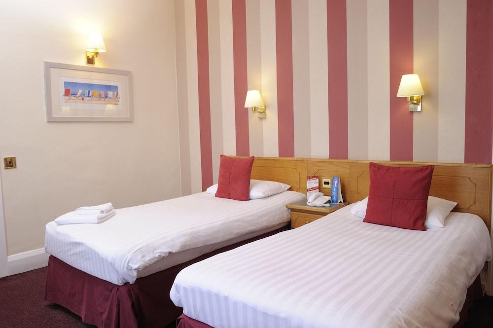 Cliffs Hotel - Blackpool