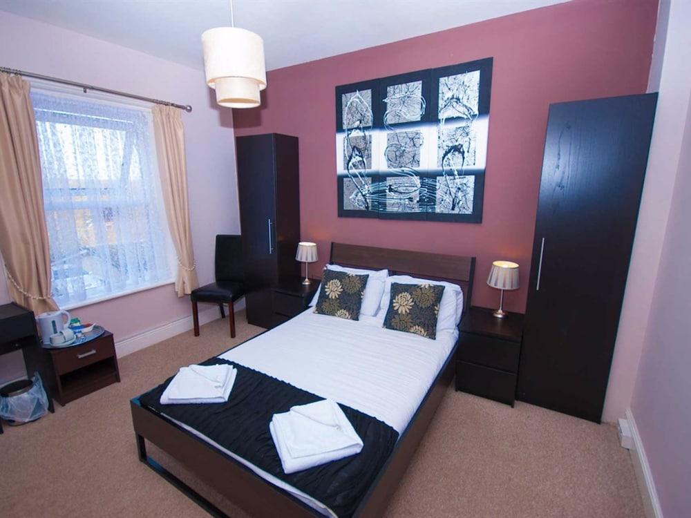 Somerton Lodge Hotel