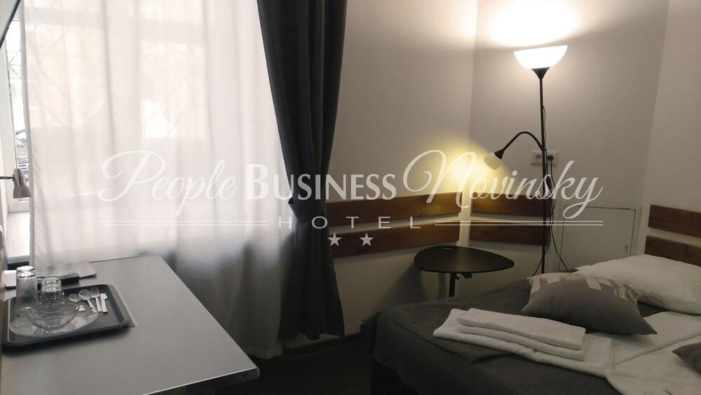 People Business Novinsky Hotel