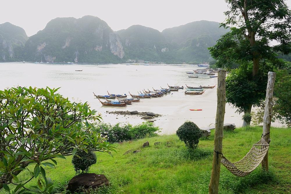 Bayview Resort Phi Phi Island - Beach Front Resort