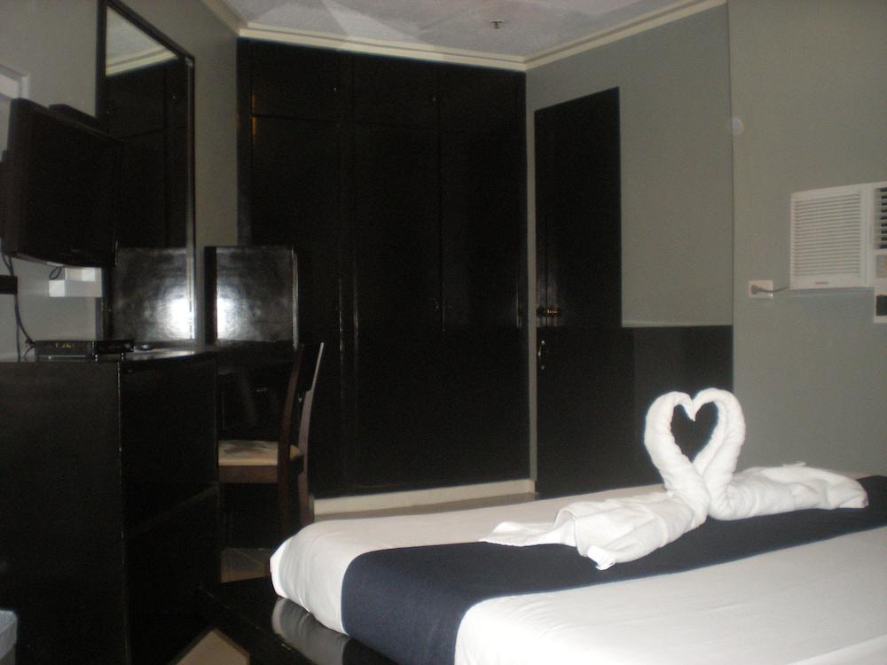 Richmond Plaza Hotel