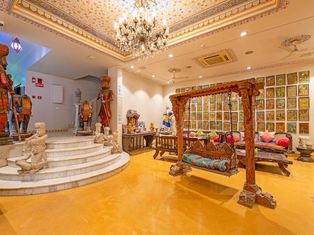 Jyoti Mahal A Royal Heritage Hotel - 5 Mins from New Delhi Railway station & 2Mins From Metro