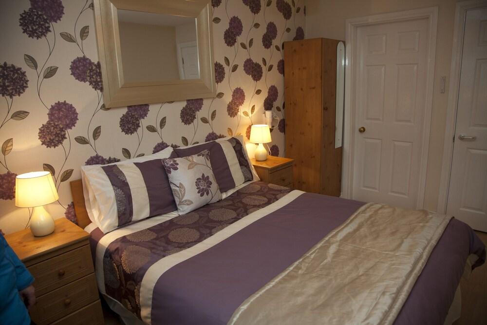 Arch House B&B and Apartments