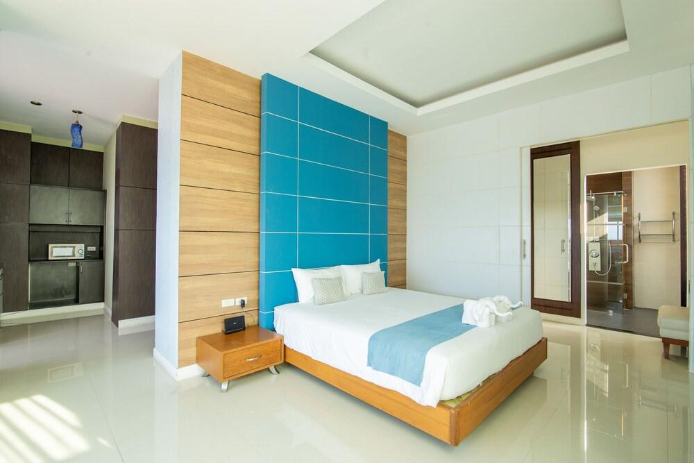 Royal Beach View Suites