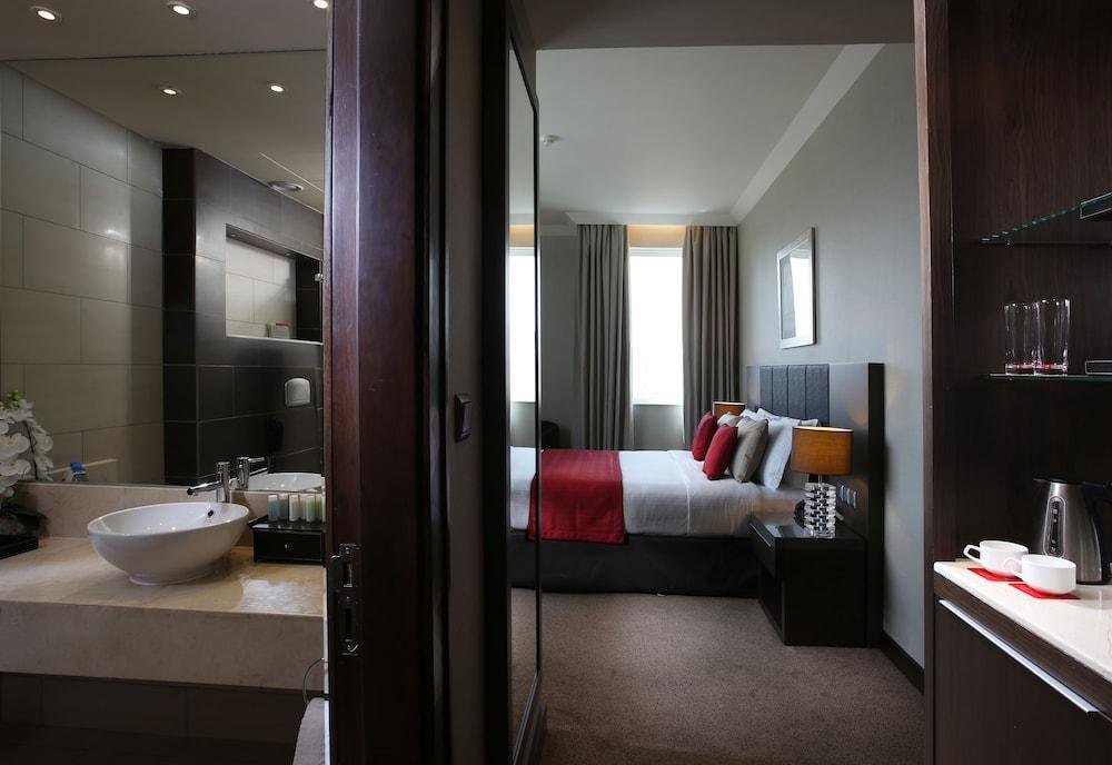 Ramada by Wyndham Abu Dhabi Downtown