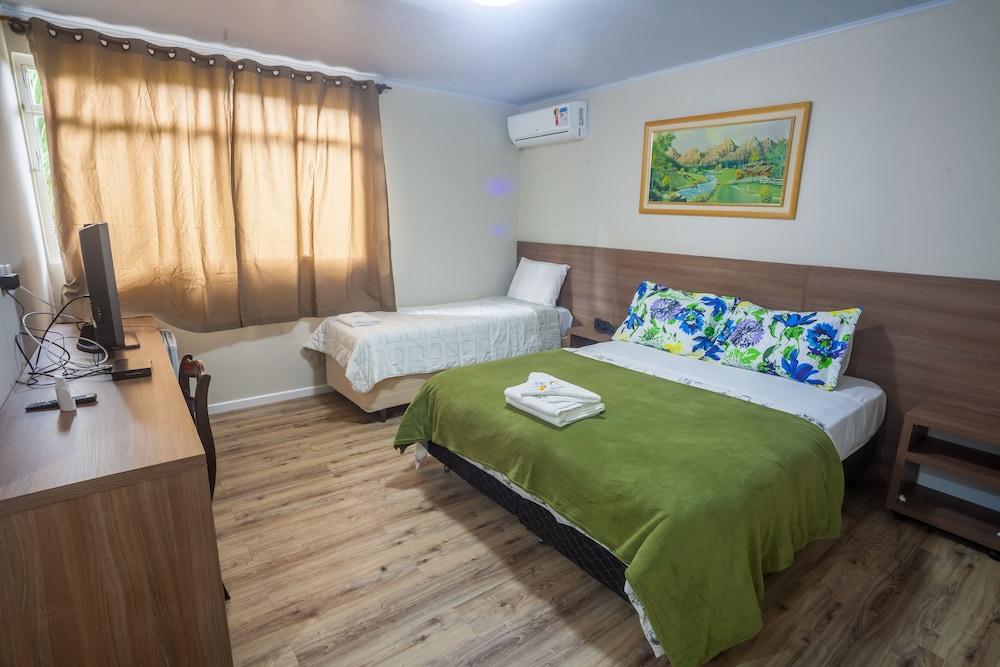 Hotel Estancia Santa Cruz