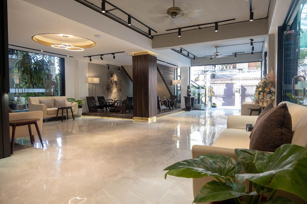 King Grand Boutique Hotel