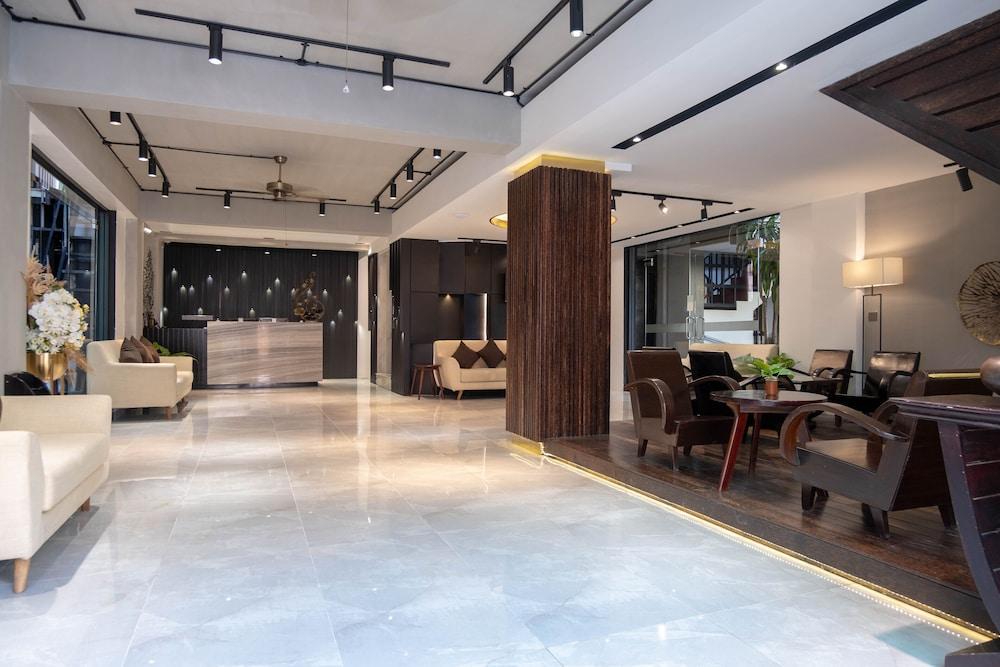 King Grand Boutique Hotel